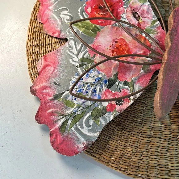 Beautiful Colorful Farmhouse Metal Butterfly Decor - Picture 6 of 10